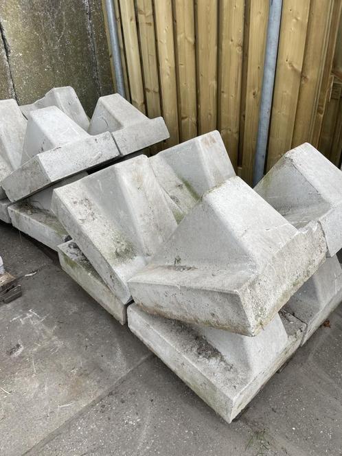 Koopje Schrikblokken Schampblokken grijs beton, Tuin en Terras, Tegels en Klinkers, Nieuw, Ophalen of Verzenden