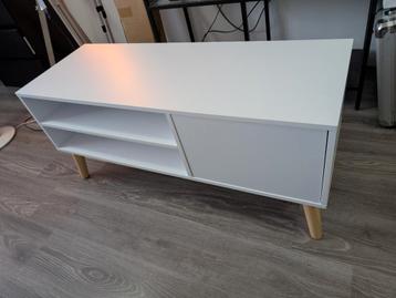Modern Wit TV-meubel met Houten Poten en Magnetische Deur 