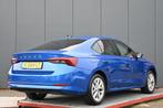 Skoda Octavia 1.0 TSI Business Edition trekhaak (bj 2021), Auto's, Voorwielaandrijving, Stof, Gebruikt, Euro 6