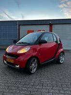 Smart ForTwo AIRCO! 1.0 45KW Coupe MHD AUT 2010 rood, Auto's, Smart, Automaat, Achterwielaandrijving, Zwart, 18 €/maand