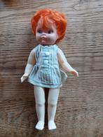 Oude pop met rood haar., Ophalen of Verzenden, Gebruikt, Pop