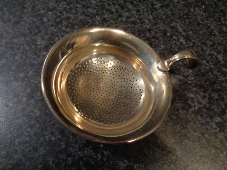 verzilverd theezeefje gemerkt, Antiek en Kunst, Antiek | Woonaccessoires, Ophalen of Verzenden