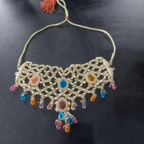 hele mooie ketting vol strass en gekleurde stenen, Sieraden, Tassen en Uiterlijk, Kettingen, Nieuw, Overige materialen, Zilver