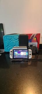 Nintendo Switch Oled, Spelcomputers en Games, Spelcomputers | Nintendo Switch, Ophalen of Verzenden, Zo goed als nieuw, Met 2 controllers