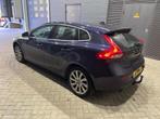 Volvo V40 2.0 T3 Nordic+ | Trekhaak | Stoelverwarming | 17 I, Voorwielaandrijving, 65 €/maand, Gebruikt, Euro 6