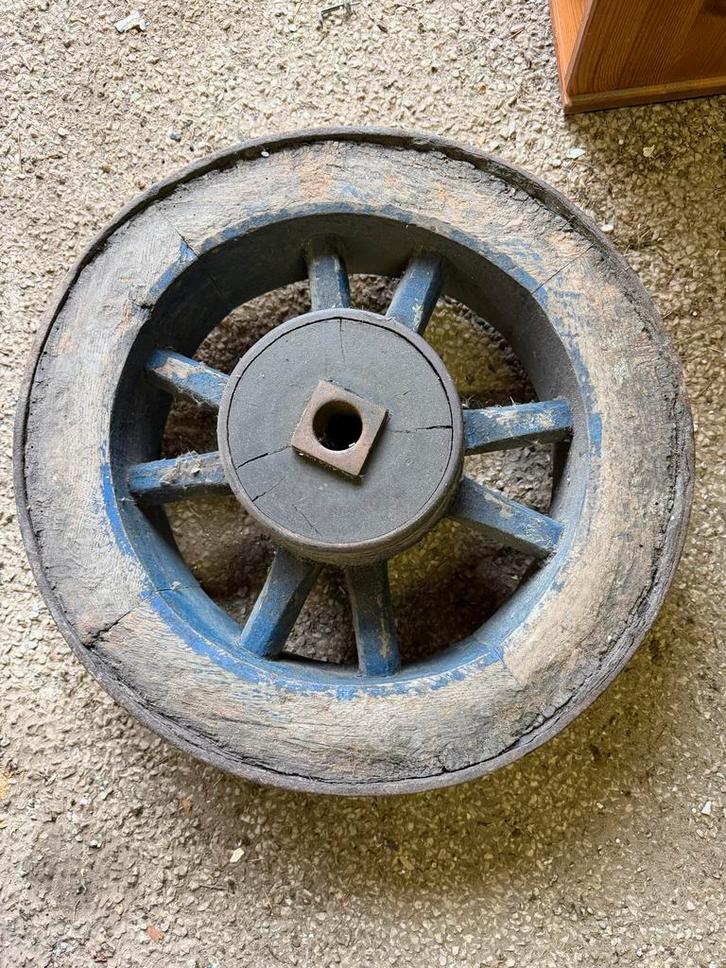 Oude houten wagenwiel, Antiek en Kunst, Antiek | Overige Antiek, Ophalen of Verzenden
