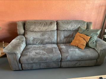 Te koop bankstel beschikbaar voor biedingen
