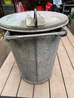 Twee zinken vuilnis bakken uit eelde, Tuin en Terras, Ophalen, Gebruikt