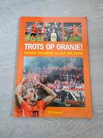 Voetbal boek telegraaf Trost op Oranje, Ophalen of Verzenden, Zo goed als nieuw, Telegraaf, Balsport