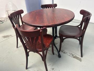Gezellige Vintage Bar Tafel met 4 Stoelen beschikbaar voor biedingen