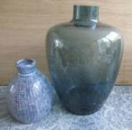 grote glazen vaas blauw / kleine stenen vaas blauw, Huis en Inrichting, Woonaccessoires | Vazen, Blauw, Ophalen of Verzenden, Minder dan 50 cm