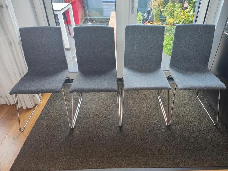 IKEA Volfgang 4 eetkamerstoelen zgan, bijna niet gebruikt, Huis en Inrichting, Stoelen, Zo goed als nieuw, Vier, Metaal, Stof
