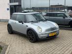 Mini One 1.6 Benzine 90pk 2002 Grijs Panoramadak Nieuwe apk, Voorwielaandrijving, Zwart, 4 cilinders, 4 stoelen