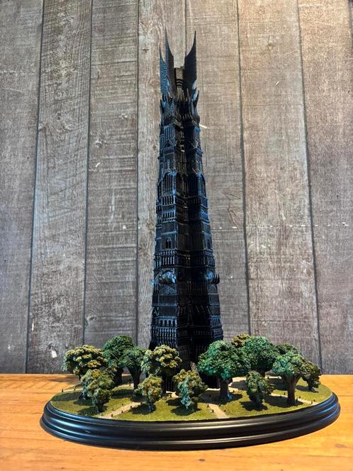 WETA Workshop Orthanc re-ruin Lord of the Rings environment, Verzamelen, Lord of the Rings, Zo goed als nieuw, Ophalen