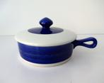 Schaal met handvat deksel wit en blauw Koka Rörstrand 3659-k, Antiek en Kunst, Antiek | Keramiek en Aardewerk, Ophalen of Verzenden