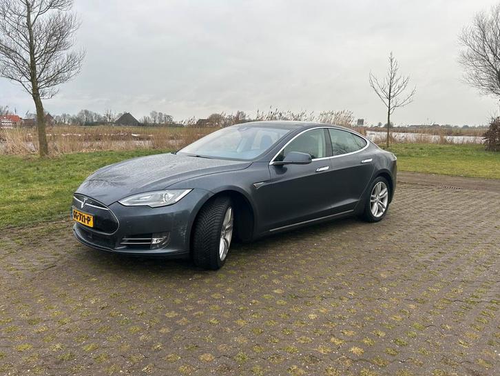 Tesla Model S 2015 Gratis SC & Auto pilot!! ACC, Auto's, Tesla, Particulier, Model S, ABS, Achteruitrijcamera, Adaptieve lichten