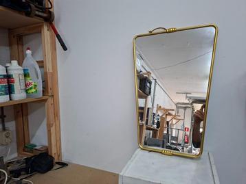 vintage zeer oude spiegel goud kleurig beschikbaar voor biedingen