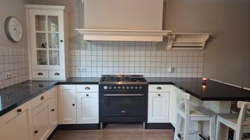 Landelijke keuken beschikbaar voor biedingen