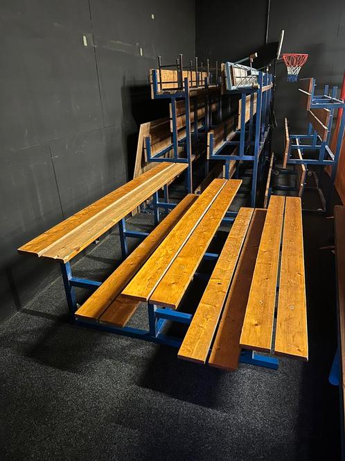 4 verrijdbare tribunes - 75 pers - Ruimtebesparend opbergen, Sport en Fitness, Overige Sport en Fitness, Zo goed als nieuw, Ophalen
