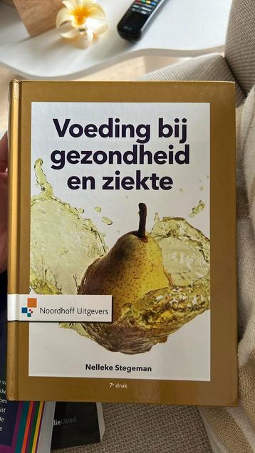 W.A. Gilbert-Peek - Voeding bij gezondheid en ziekte beschikbaar voor biedingen