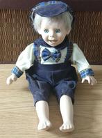 porseleinen pop , jongen, Duits bisque, handmade, volgnr 14, Verzamelen, Poppen, Ophalen of Verzenden, Zo goed als nieuw, Pop