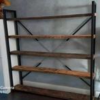 Authentieke wandkast met een gepoedercoat zwart stalen frame, Ophalen
