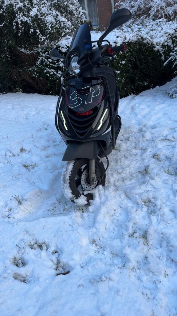 Piaggio Zip 4-takt 80cc – Malossi, Fietsen en Brommers, Scooters | Piaggio, Zo goed als nieuw, Zip, Benzine, Ophalen