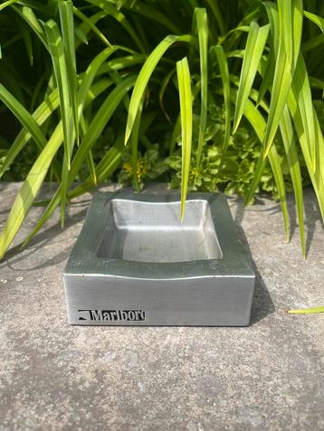 Vintage metalen Marlboro asbak - 11x11x4cm beschikbaar voor biedingen