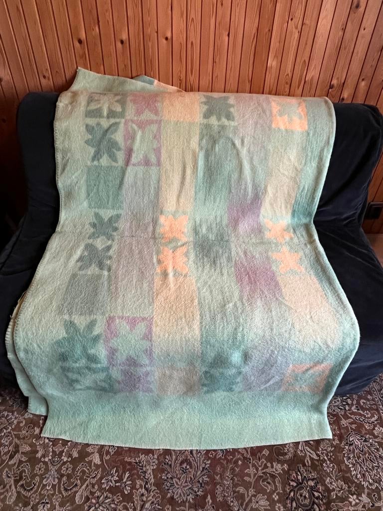 Wollen kleed/ sprei met bloemmotief - pessers van zuijlen, Ophalen, Gebruikt