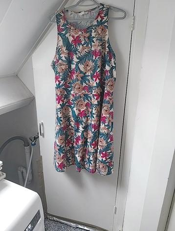 Sweatjurk 46 bloemen beschikbaar voor biedingen