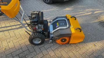 Stiga veegmachine met opvangbak – Zo goed als nieuw! beschikbaar voor biedingen
