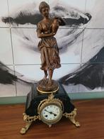 Antieke penduleklok met beeld “À la Fontaine” – Rancoulet, Antiek en Kunst, Ophalen of Verzenden