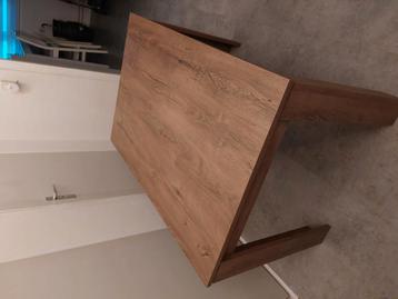 EetkamerTafel  beschikbaar voor biedingen