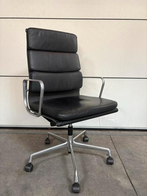 Vitra EA119 Bureaustoel Zwart Leer, Huis en Inrichting, Bureaustoelen, Gebruikt, Bureaustoel, Zwart, Ergonomisch, Ophalen