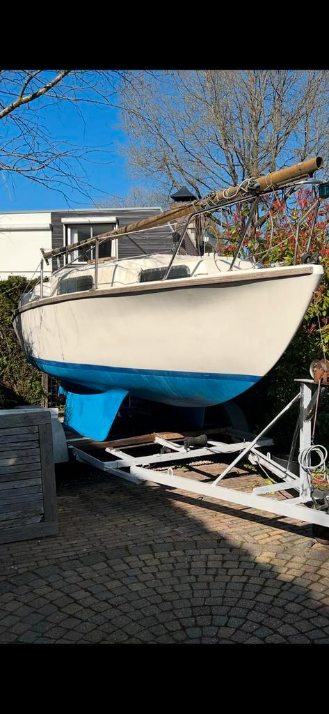 Valiant 18 kajuit zeilboot(kimkieler)en trailer enBB motor, Watersport en Boten, Kajuitzeilboten en Zeiljachten, Zo goed als nieuw