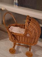 Rieten poppenwagentje., Ophalen, Babypop