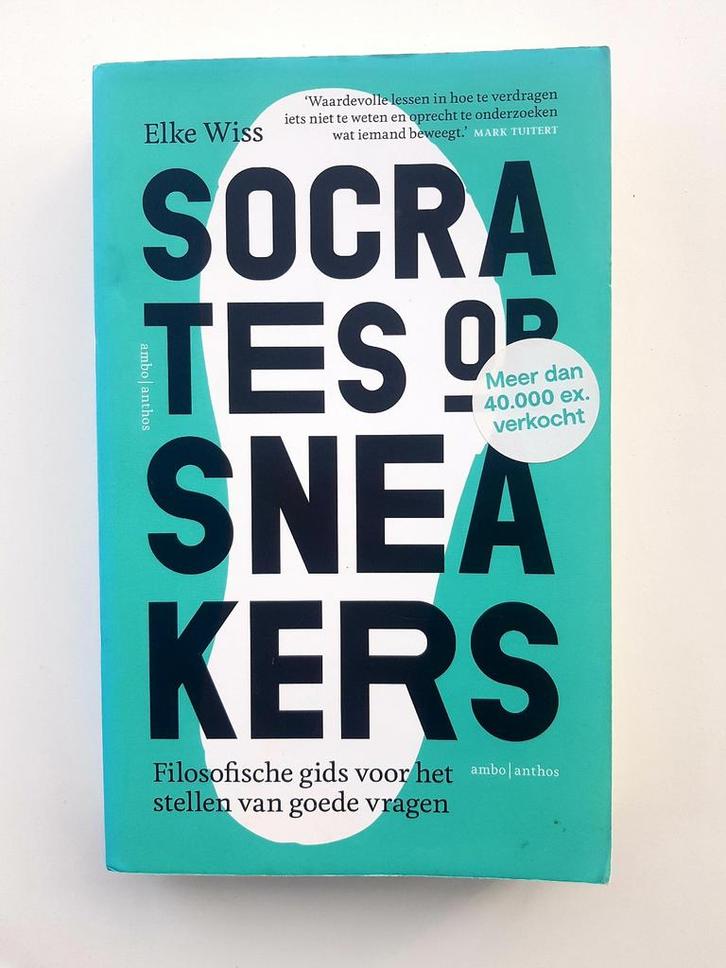 Socrates op Sneakers - Elke Wiss | 2020, Boeken, Filosofie, Gelezen, Ophalen of Verzenden