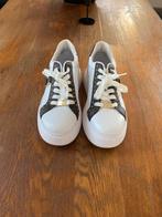 Liu Jo maat39, Kleding | Dames, Ophalen of Verzenden, Zo goed als nieuw, Beige, Sneakers of Gympen
