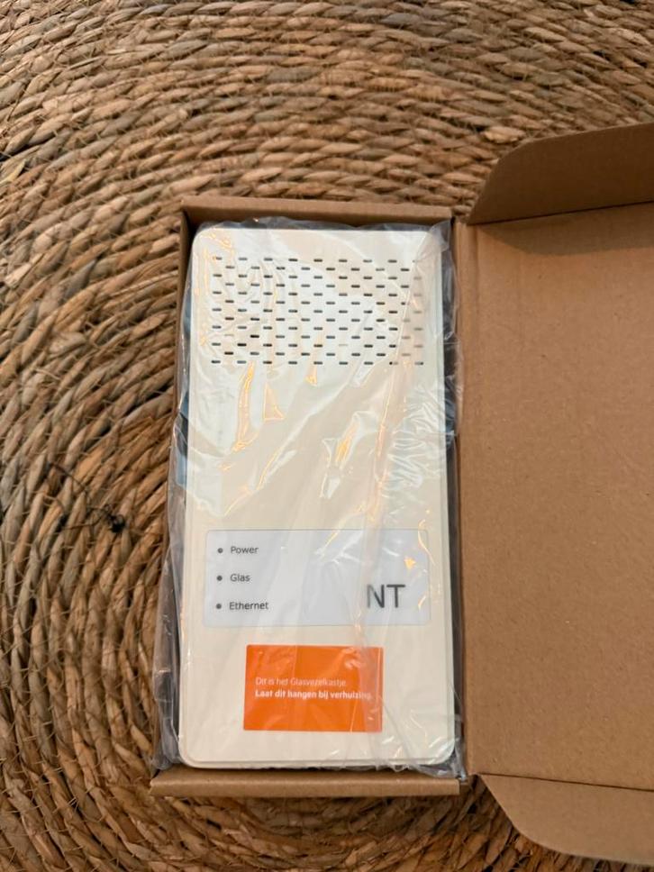 Nieuwe Glasvezelkast - Aansluiting voor Glasvezel, Computers en Software, Routers en Modems, Nieuw, Router, Ophalen of Verzenden