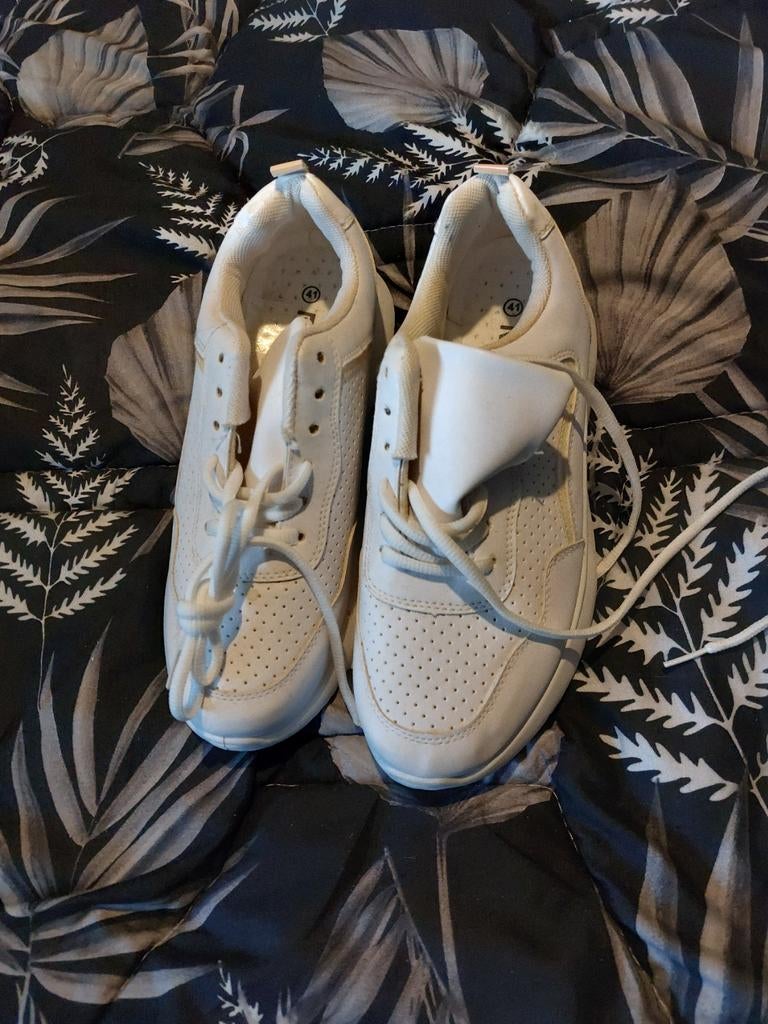 Gymschoenen, Ophalen of Verzenden, Nieuw, Wit, Sneakers of Gympen