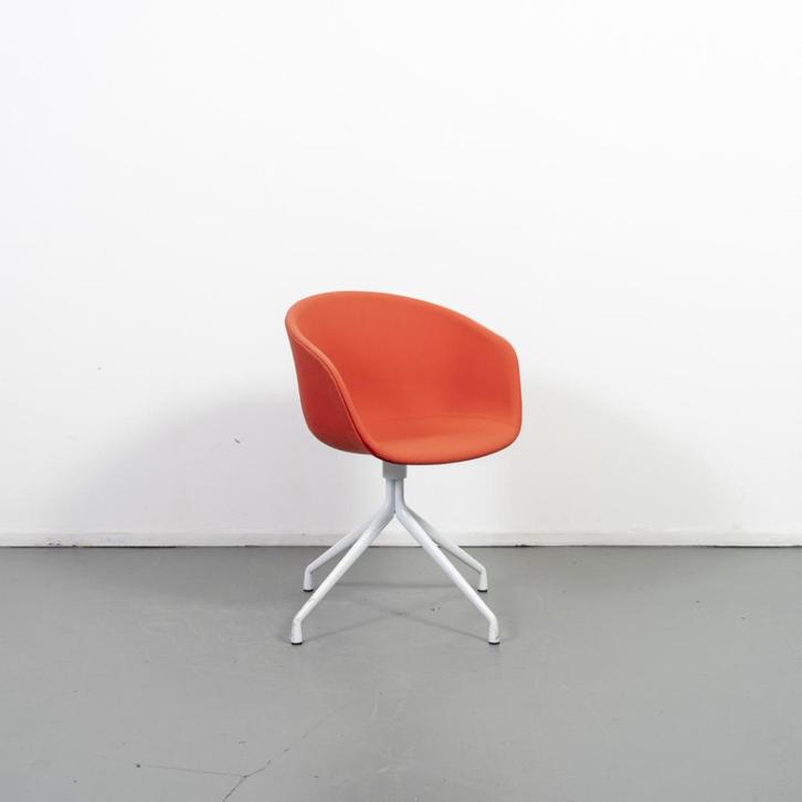 3x Hay About a Chair AAC21 Draaibaar Rood Stof - Wit, Huis en Inrichting, Stoelen, Zo goed als nieuw, Metaal, Stof, Rood, Ophalen of Verzenden