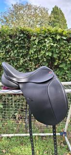 Kent and masters dressuurzadel, 17 inch, Dieren en Toebehoren, Paarden en Pony's | Zadels, Ophalen of Verzenden, Zo goed als nieuw