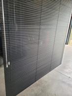 2x Zwart geperforeerde aluminium jaloezie 25 mm lamellen, Gebruikt, Zwart, 150 tot 200 cm, Ophalen of Verzenden