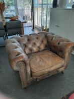 2  leren chesterfield fauteuils op wieltjes, Huis en Inrichting, Fauteuils, Gebruikt, 100 tot 125 cm, Ophalen, Klassiek modern