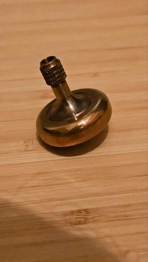 Prometheus Lambda spinning top tol met ruby contactpunt, Verzamelen, Overige Verzamelen, Zo goed als nieuw, Ophalen of Verzenden