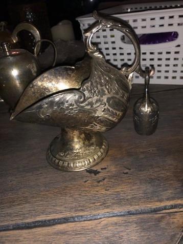 Verzilverde suikerpot met schepje versiert met bloemen roos beschikbaar voor biedingen