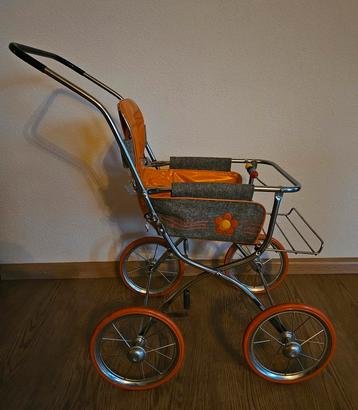 Wandelwagen Poppenwagen beschikbaar voor biedingen