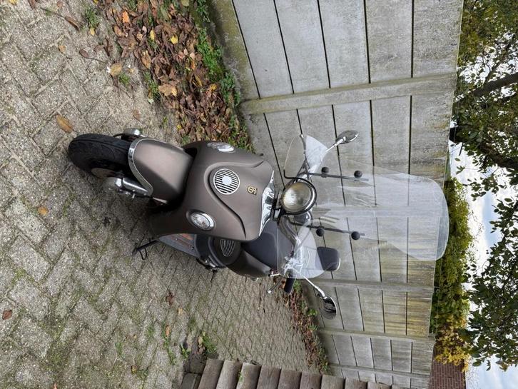 Scooter BTC LEGEND, Fietsen en Brommers, Snorfietsen en Snorscooters, Gebruikt, Overige merken, Benzine, Ophalen