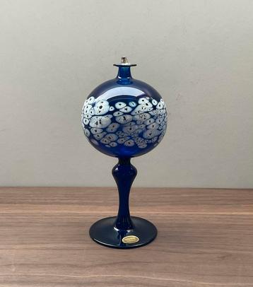 Handgeblazen olielampje beschikbaar voor biedingen