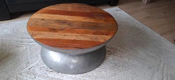 Industriele tafel  beschikbaar voor biedingen